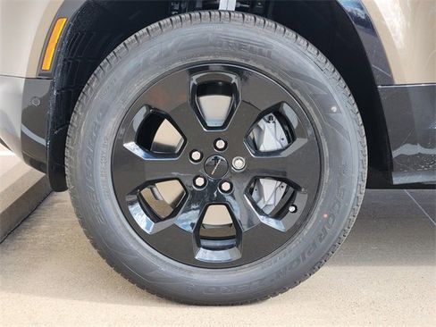 New 2026 Land Rover Defender 110 X-Dynamic SE image 7