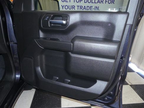 Used 2022 Chevrolet Silverado 1500 Custom Trail Boss w/ LPO, Dark Essentials Package image 24