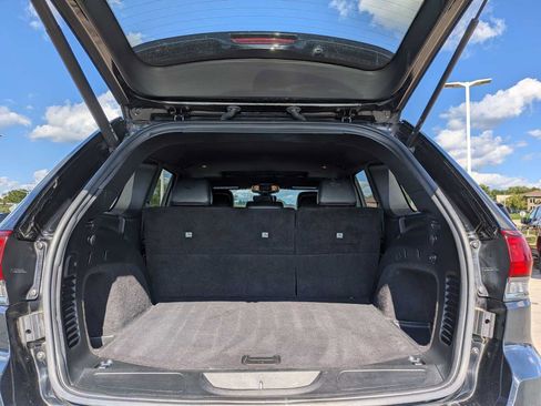 Used 2020 Jeep Grand Cherokee Limited AWD/4WD image 27