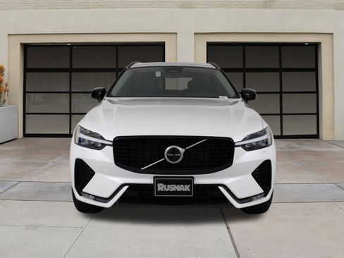 New 2025 Volvo XC60 B5 Core w/ Climate Package image 2