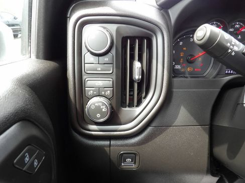 Used 2026 Chevrolet Silverado 3500 W/T AWD/4WD image 19