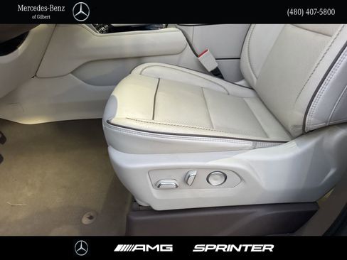 Used 2021 GMC Yukon XL Denali w/ Denali Premium Package image 15