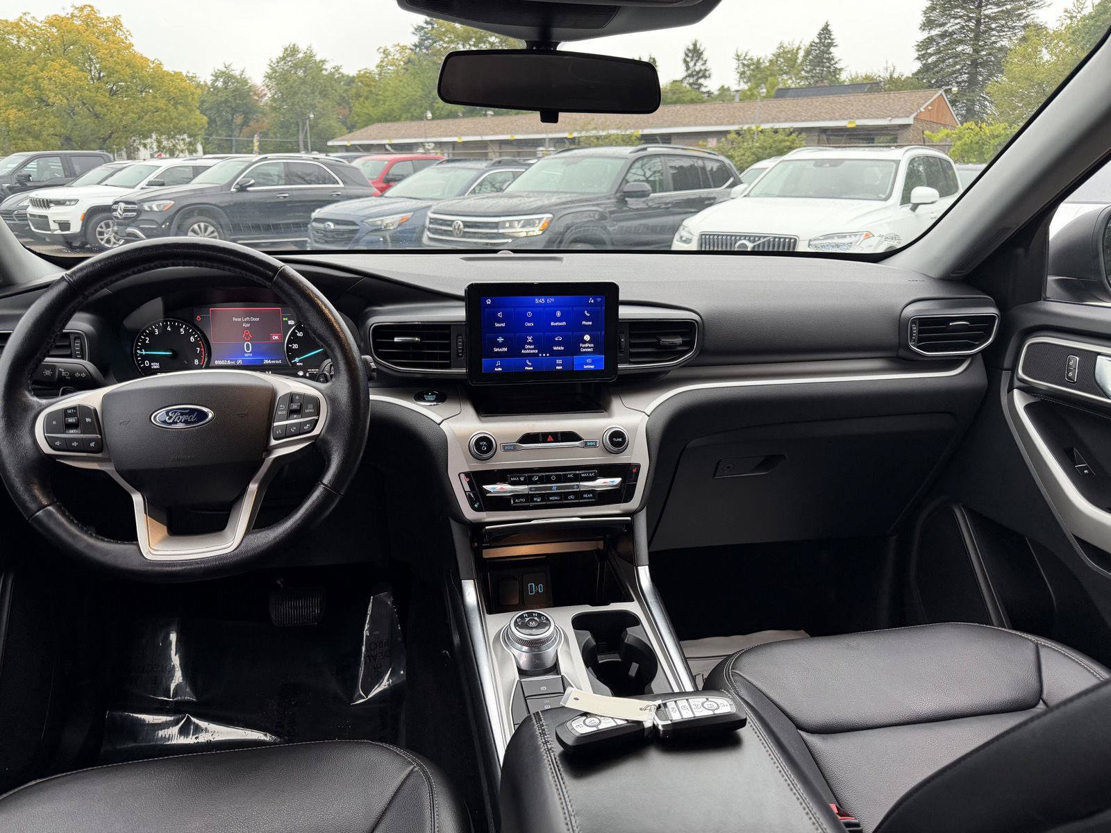 Used 2020 Ford Explorer XLT w/ Equipment Group 202A AWD/4WD image 24