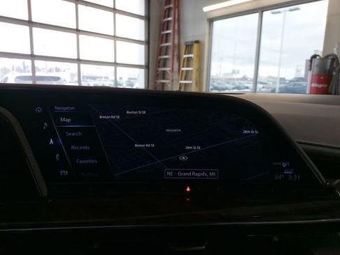 Certified 2024 Cadillac Escalade Sport Platinum image 24