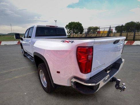Used 2026 Chevrolet Silverado 3500 LT AWD/4WD image 4