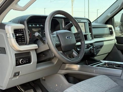Used 2025 Ford F250 XLT w/ FX4 Off-Road Package image 19