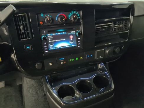 Used 2021 Chevrolet Express 2500 LS w/ Enhanced Convenience Package RWD image 10