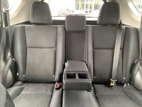 Used 2017 Toyota RAV4 LE w/ Carpet Mat Package AWD/4WD image 29