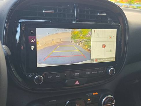 Used 2025 Kia Soul EX FWD image 25