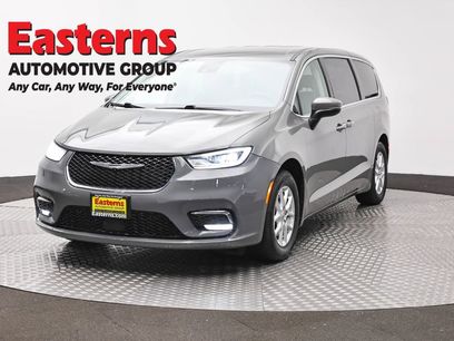 Used 2023 Chrysler Pacifica Touring-L