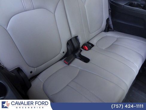 Used 2025 Honda Pilot Touring image 14