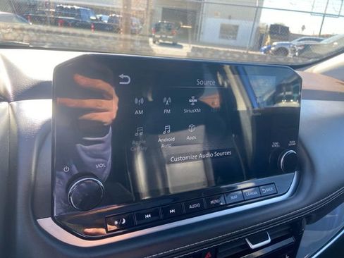 Used 2023 Nissan Rogue SL w/ SL Premium Package image 26