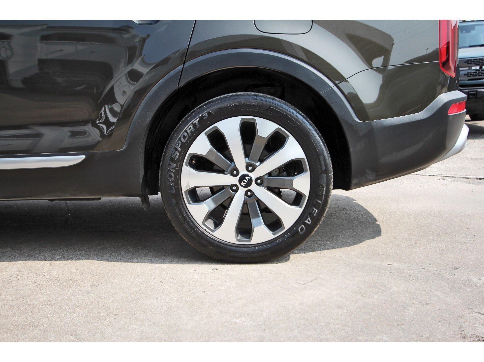 Used 2021 Kia Telluride S FWD image 31