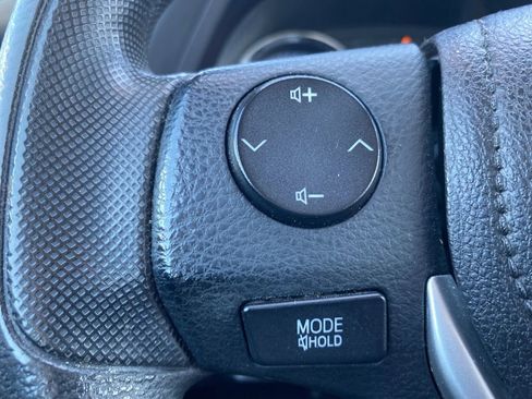 Used 2019 Toyota Corolla LE image 27