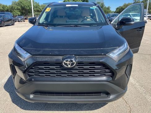 Used 2025 Toyota RAV4 XLE FWD image 1