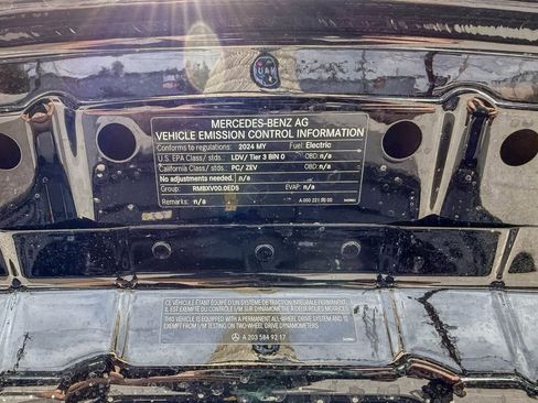 Used 2024 Mercedes-Benz EQB 350 4MATIC SUV image 29