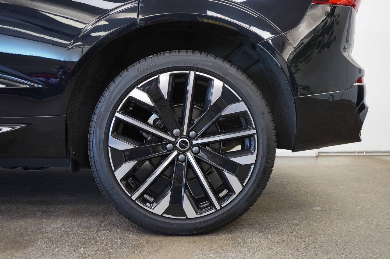 Used 2026 Volvo XC60 B5 Ultra AWD/4WD image 11