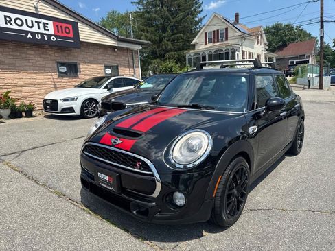 Used 2018 MINI Cooper S FWD image 2