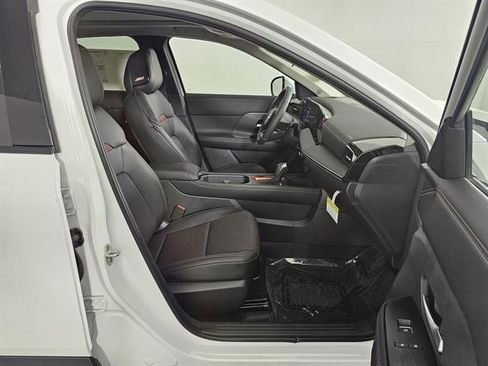 New 2025 Nissan Kicks SR w/ SR Premium Package image 12