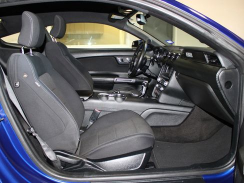 Used 2016 Ford Mustang Coupe image 23
