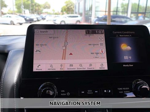 Used 2024 INFINITI QX80 Luxe RWD image 3