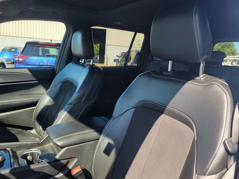 Used 2024 Jeep Grand Cherokee Altitude image 24