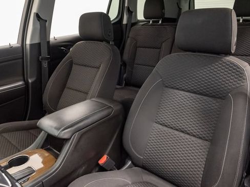 Used 2019 GMC Acadia SLE FWD image 9