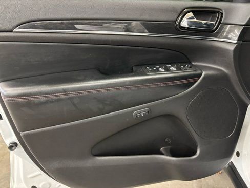 Used 2021 Jeep Grand Cherokee Trailhawk w/ Trailhawk Luxury Group image 12