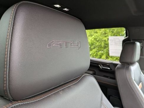 Used 2023 GMC Sierra 1500 AT4 w/ AT4 Preferred Package AWD/4WD image 32