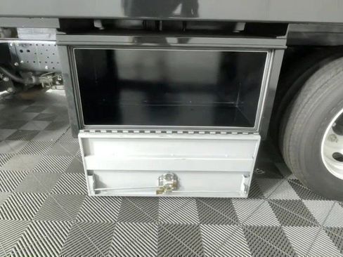 New 2025 Chevrolet Low Cab Forward image 12