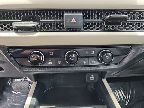 Certified 2025 Honda HR-V LX image 23