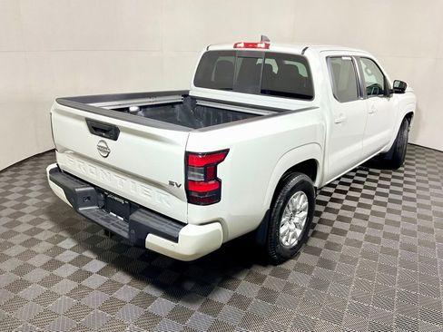 Used 2022 Nissan Frontier SV image 16