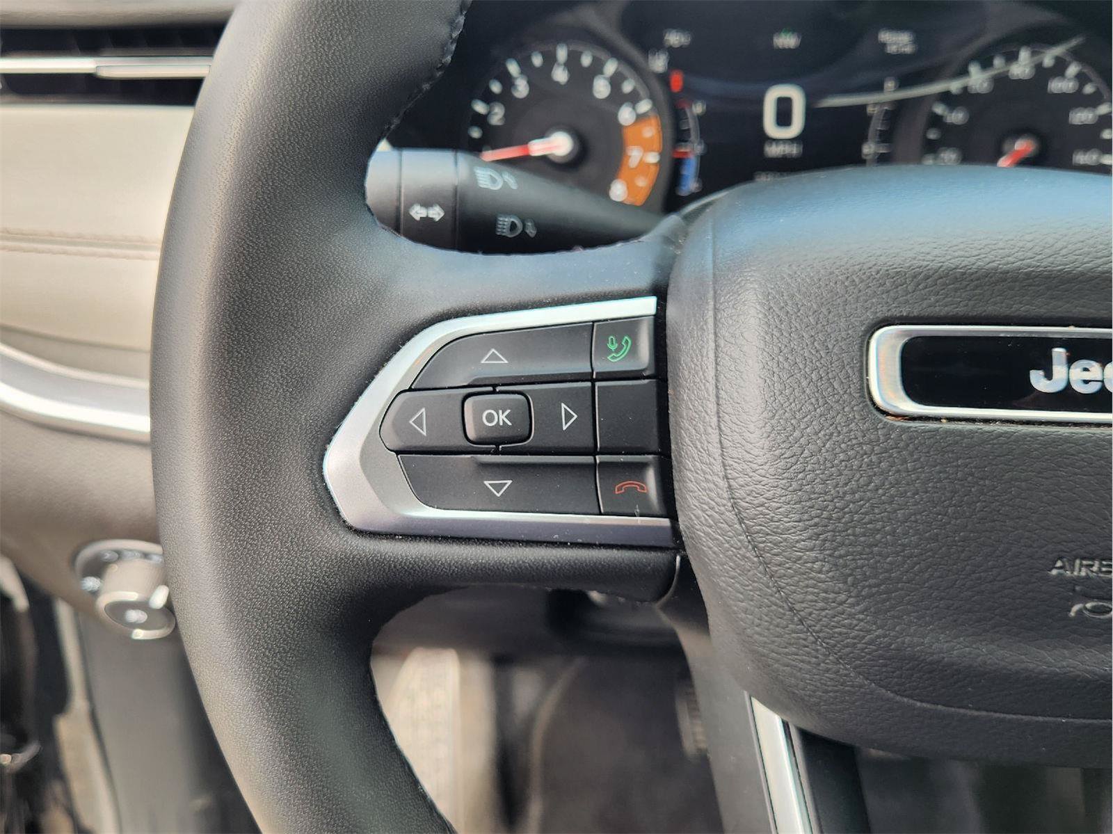 Used 2025 Jeep Compass Limited AWD/4WD image 27