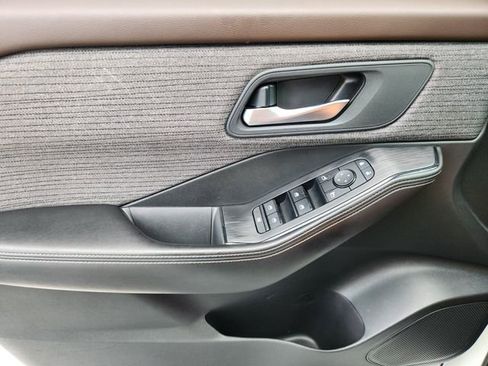 Used 2021 Nissan Rogue SV image 21