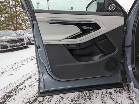 Used 2022 Land Rover Range Rover Evoque R-Dynamic S image 11