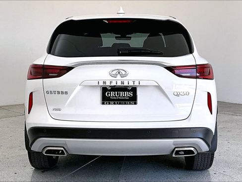 Certified 2025 INFINITI QX50 Pure image 6