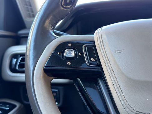 Used 2023 Lincoln Aviator Reserve w/ Equipment Group 201A image 25