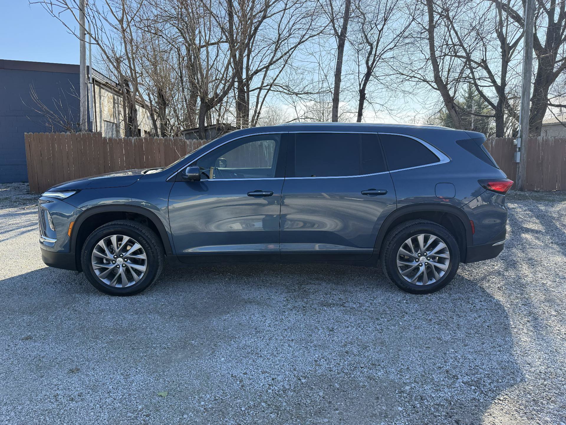 Used 2025 Buick Enclave Preferred AWD/4WD image 2