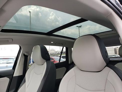 New 2026 Volkswagen Tiguan SE AWD/4WD image 7