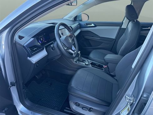 Used 2022 Volkswagen Taos SE image 10