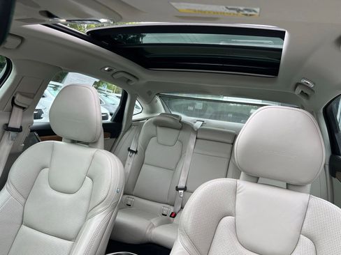 Used 2018 Volvo S90 T8 Inscription w/ Convenience Package AWD/4WD image 28