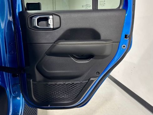 Used 2024 Jeep Wrangler Unlimited Sahara w/ Technology Group image 30