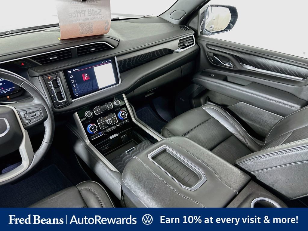 Used 2022 GMC Yukon XL Denali w/ Advanced Technology Package AWD/4WD image 31