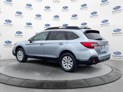 Used 2019 Subaru Outback 2.5i Premium AWD/4WD image 3