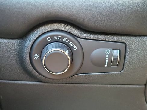 Used 2023 Dodge Durango SXT Launch Edition RWD image 28