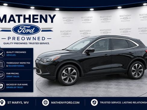 Used 2023 Ford Escape Platinum AWD/4WD image 1