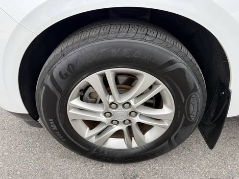 Used 2019 Buick Enclave Essence AWD/4WD image 31