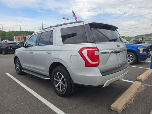 Used 2018 Ford Expedition XLT w/ Equipment Group 202A AWD/4WD image 6