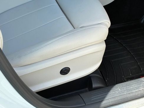 Used 2025 Mercedes-Benz GLA 250 4MATIC image 40