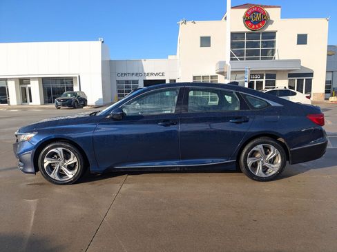 Used 2019 Honda Accord EX image 2